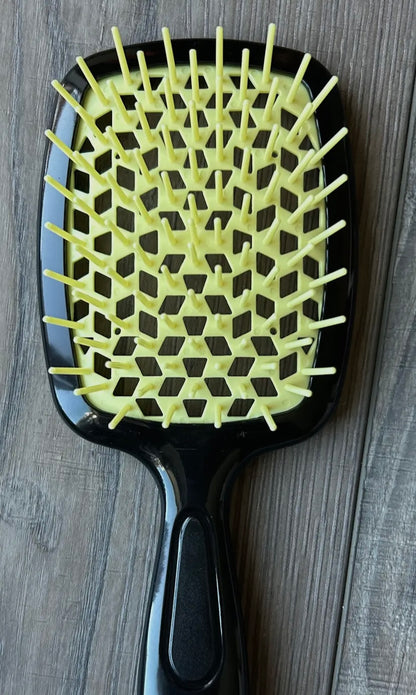 Viral Untangling Brush