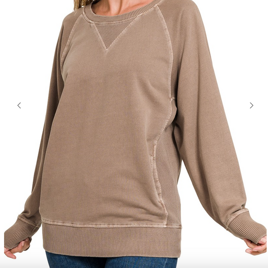 Pullover with Pockets in Mocha